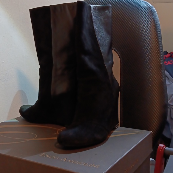 PreLoved Enzo Angiolini Eabaki Black Suede and Leather Wedge Boots Size 7 1/2 - Picture 8 of 8